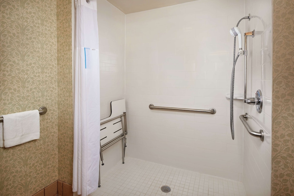 Hampton Inn Shrewsbury - photo 15