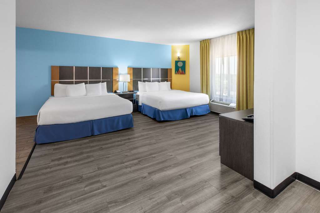 Days Inn & Suites by Wyndham Lubbock Medical Center - photo 38