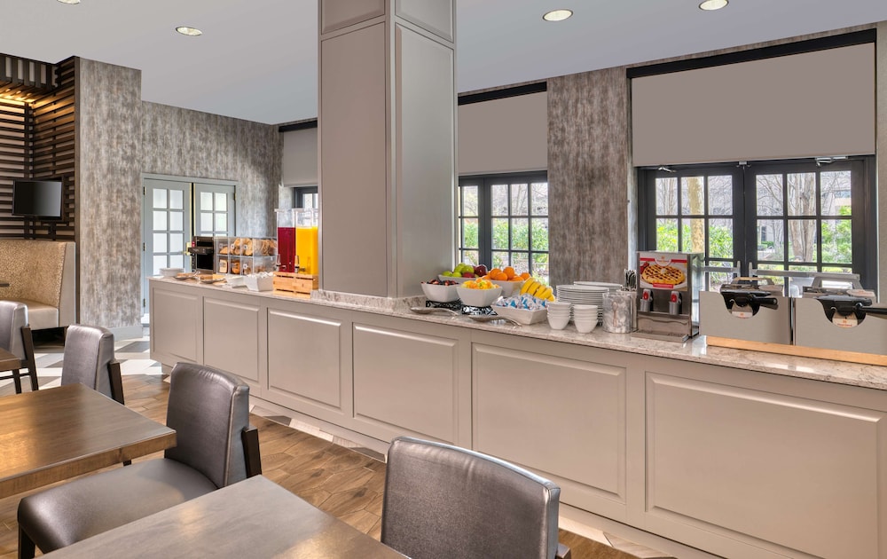 Embassy Suites by Hilton Bethesda Washington DC - photo 22