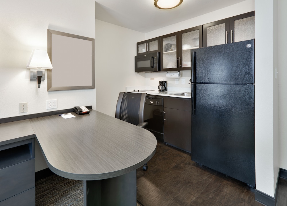 Candlewood Suites Market Center by IHG - photo 13
