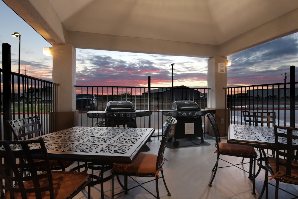 Candlewood Suites Odessa by IHG - photo 21