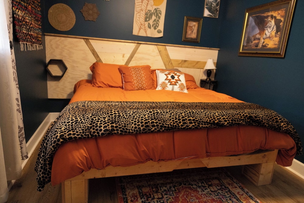 Monroe Street Suites - photo 22