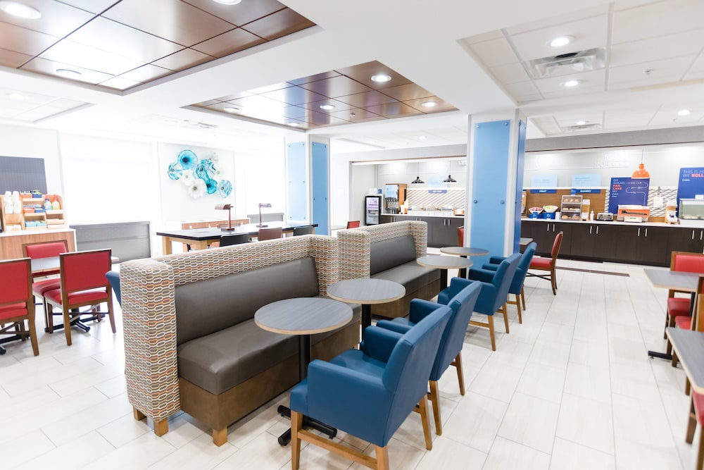 Holiday Inn Express & Suites Knoxville Farragut by IHG - photo 63