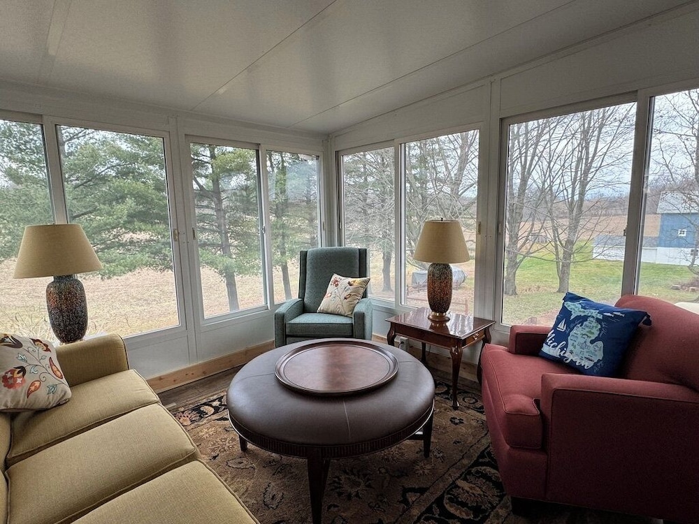 Inn Between the Lakes - photo 9