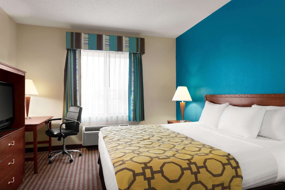 Baymont by Wyndham Elizabethtown - photo 8