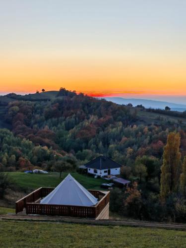 Apus peste Maramu Glamping — hotel in Copalnic Manastur