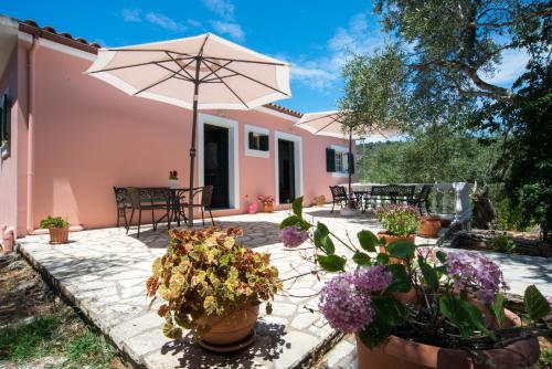 Ranias Case Dell Olivetto — 4-Star Luxury Hotel in Gaios, Greece