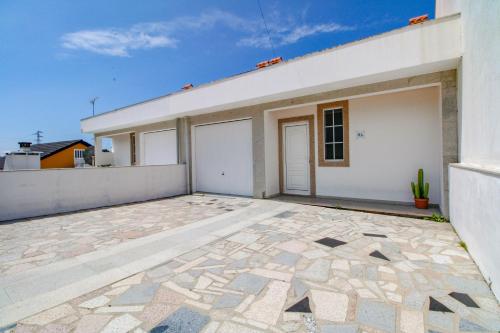 Vila Lucia — 4-Star Luxury Hotel in Vila Praia De Ancora, Portugal