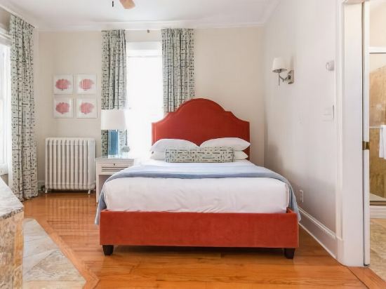 Bayberry Inn of Newport - photo 17