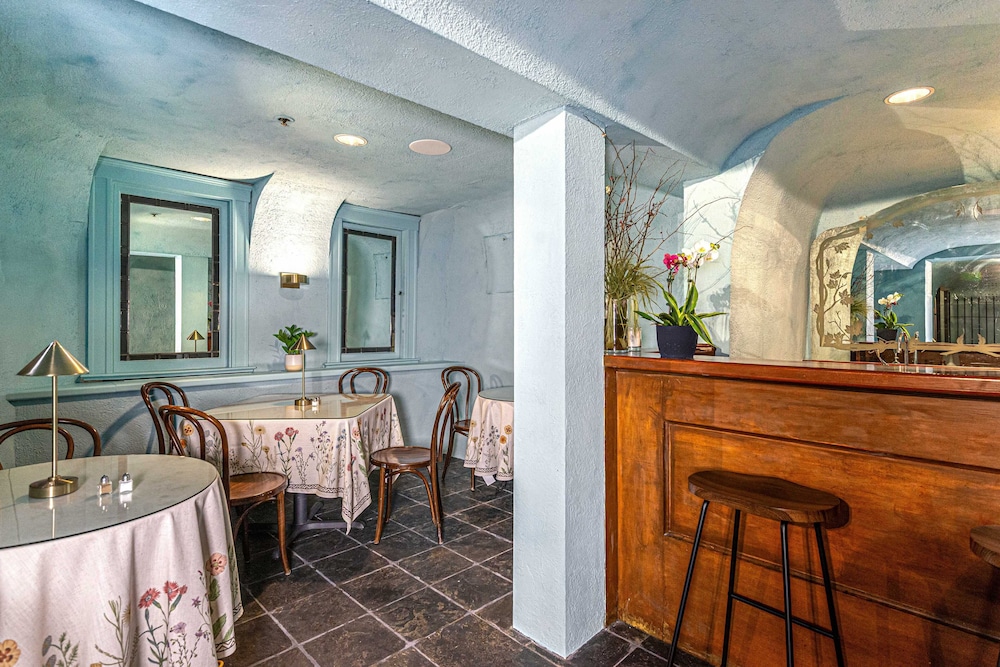 Nob Hill Inn - photo 53
