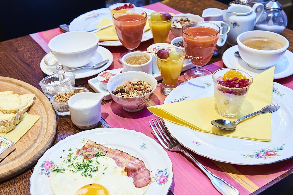 Full House Hotel — hotel in Kortrijk