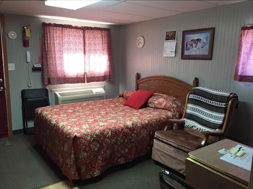 Town N' Country Motel - photo 17