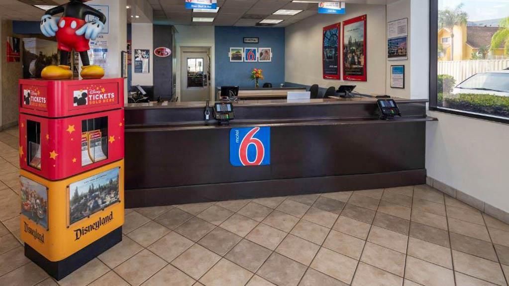 Motel 6 Anaheim Maingate - photo 22