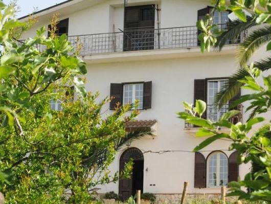 Italy Farm Stay pet-friendly hotel Pescosolido