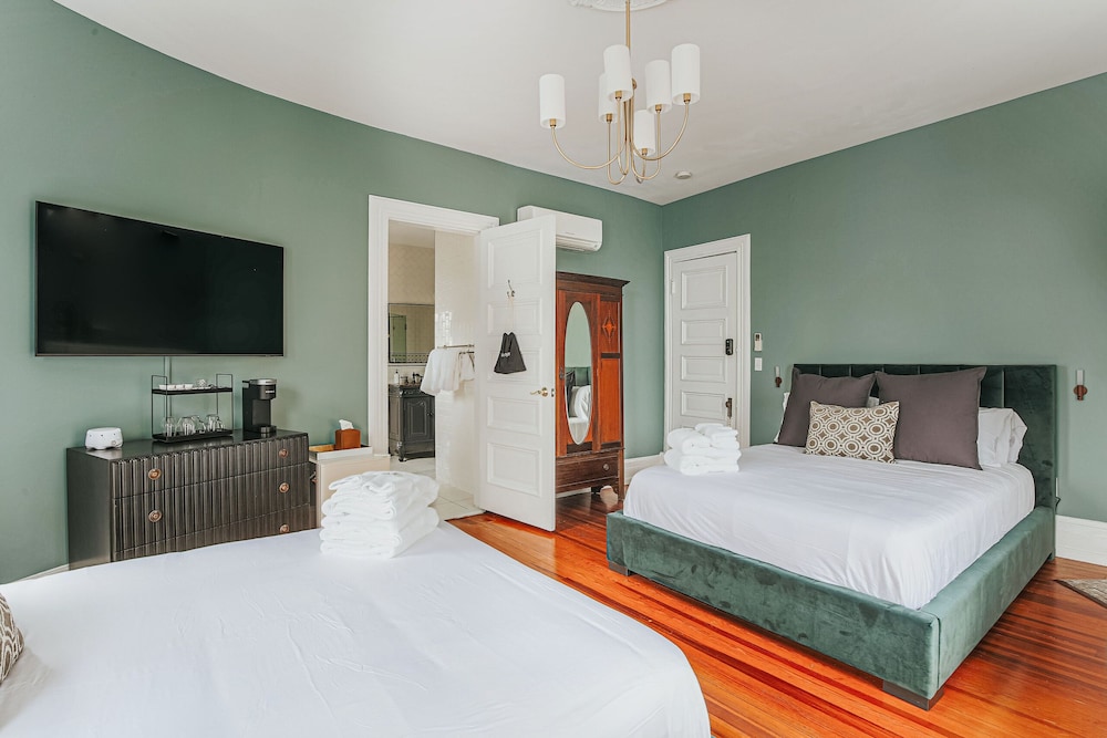 The Historic Berkeley Place - photo 30