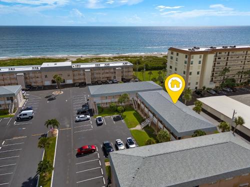 Cocoa Beach Condo — 4-Star Luxury Hotel in Cocoa Beach, United States