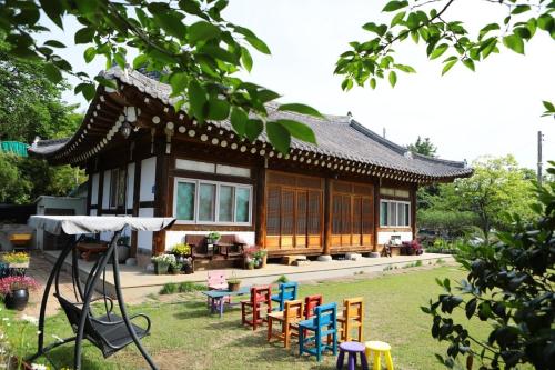 Damyang Flower and Hanok - carbon neutral hotel in Unknown City