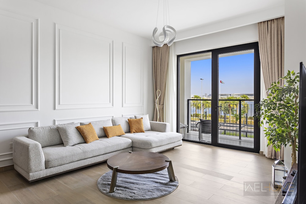 WelHome Mesmerizing Sea & Burj Khalifa Views Apt at La Voile — 4-Star Luxury Hotel in Dubai, United Arab Emirates