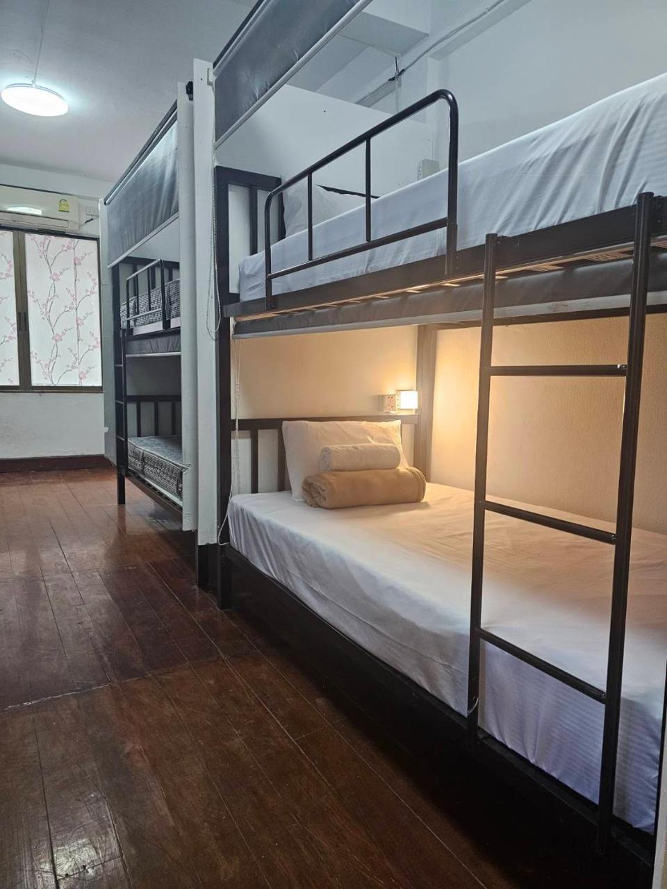 Bed At 18 Asoke
