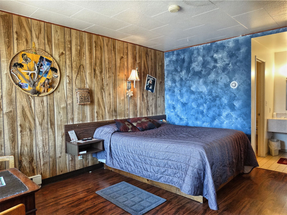 Blue and White Motel - photo 14