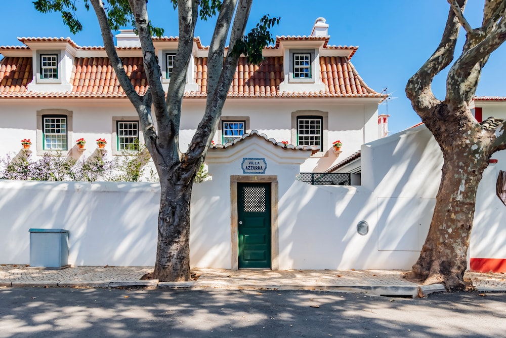 Villa Azzurra Cascais 5BR — 4-Star Luxury Hotel in Cascais, Portugal