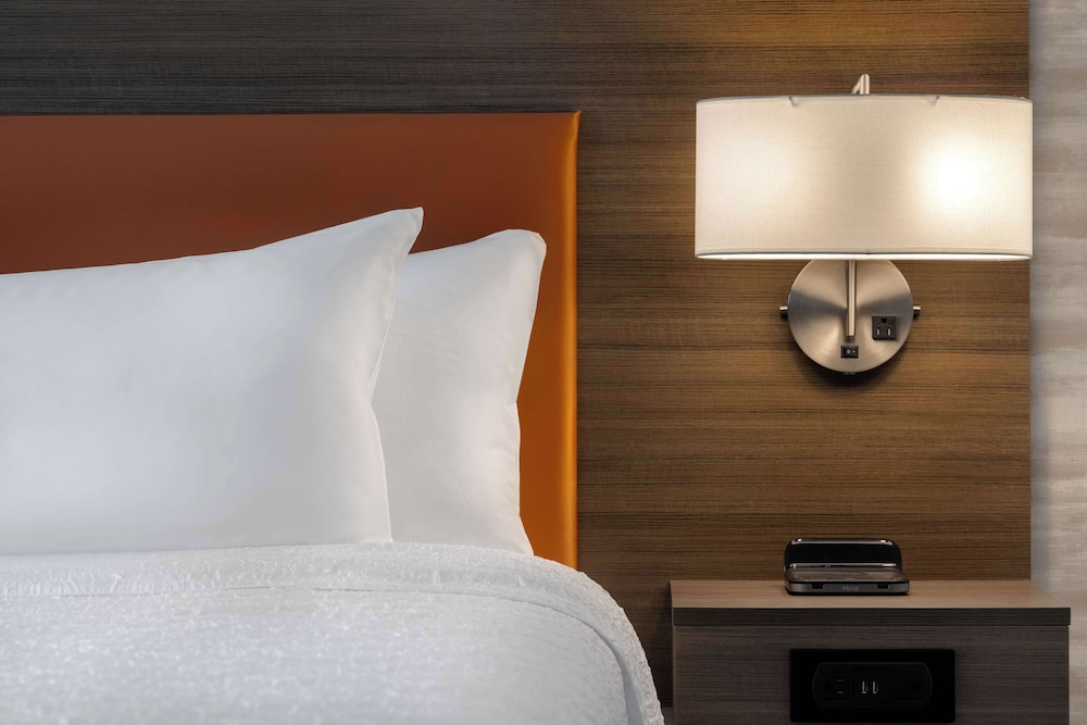 Home2 Suites by Hilton Bristol - photo 10