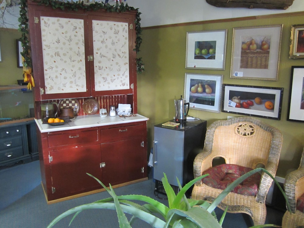 Big Horn Motel - photo 2