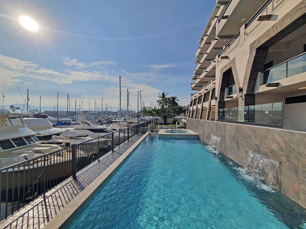 Paradise Village Beach Resort and Spa