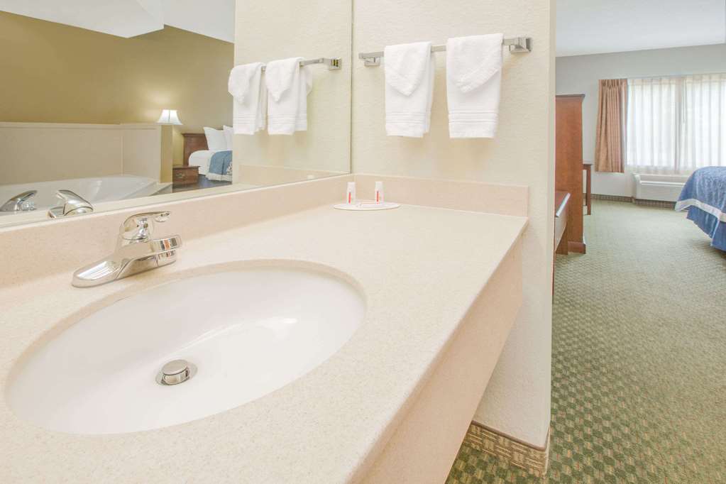 Days Inn by Wyndham Hattiesburg MS - photo 9
