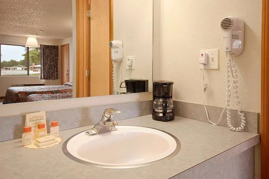 Days Inn by Wyndham Richland - photo 6