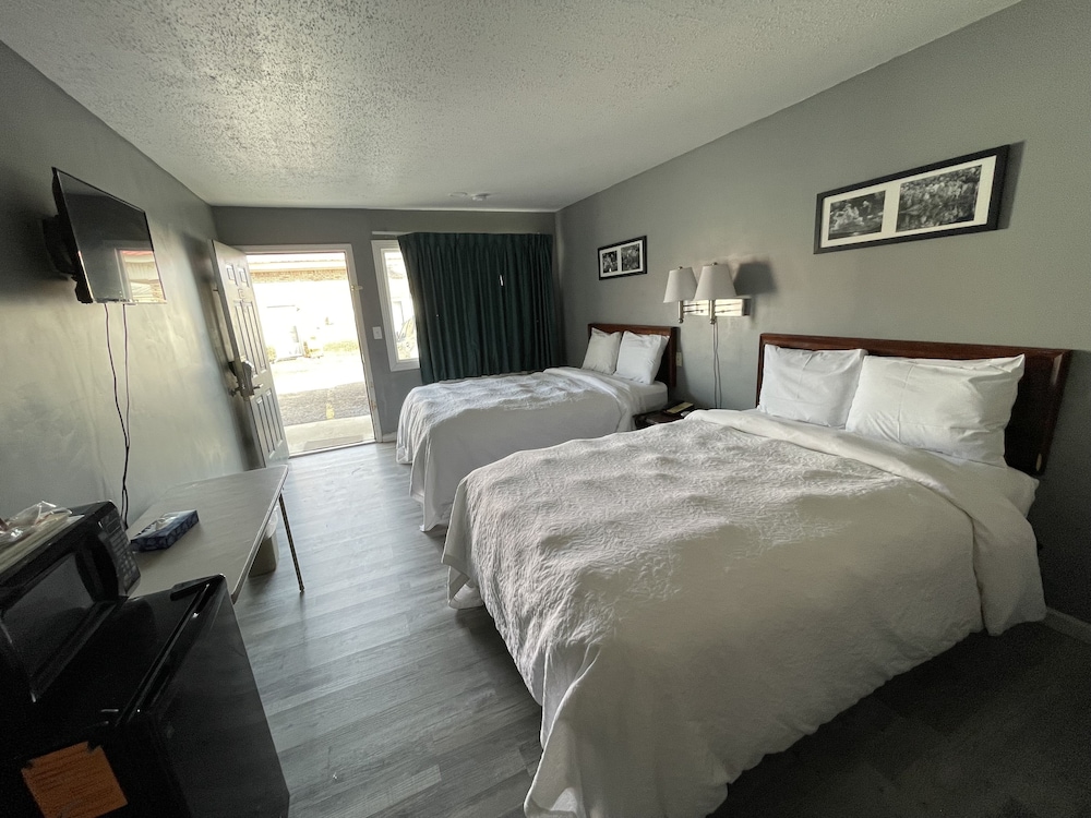 Covered Bridge Inn & Suites - photo 7