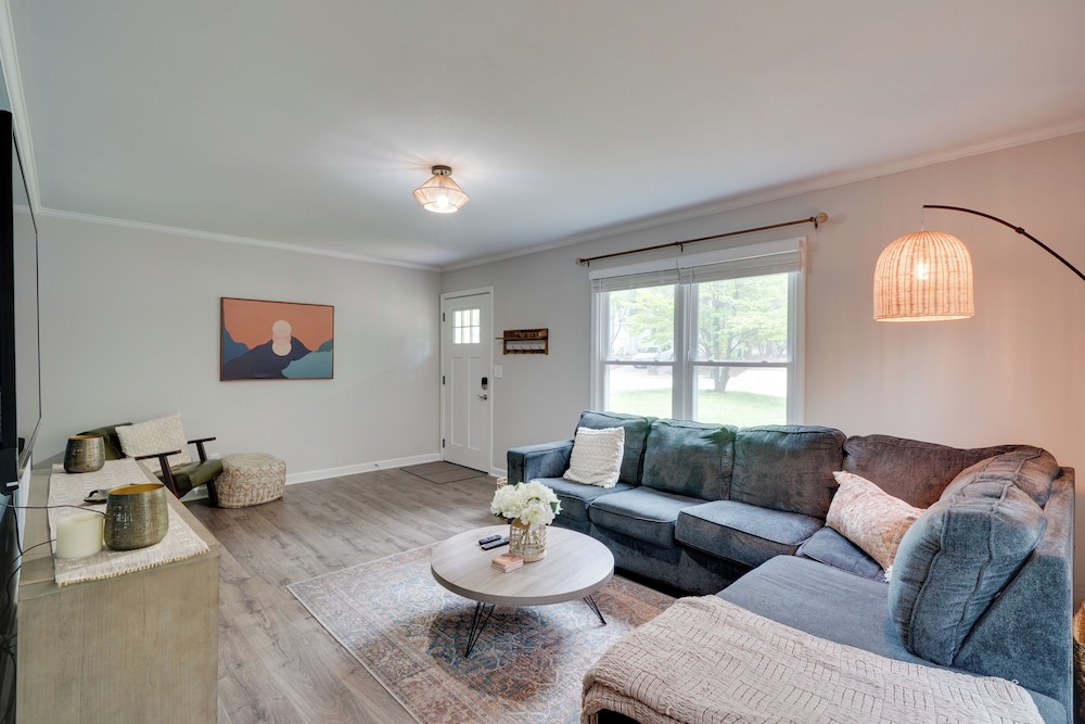 7 Mi to Dtwn Raleigh: Bbq ready Townhome — 4-Star Luxury Hotel in Raleigh, United States