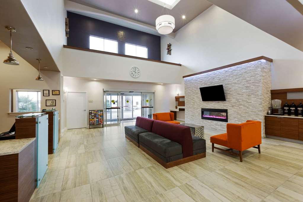 La Quinta Inn & Suites by Wyndham Alvin - photo 8