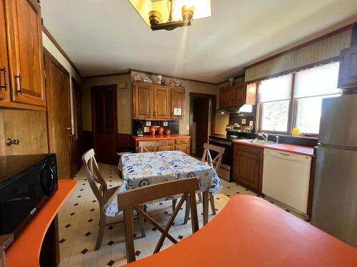 Claddagh Motel & Suites - photo 15