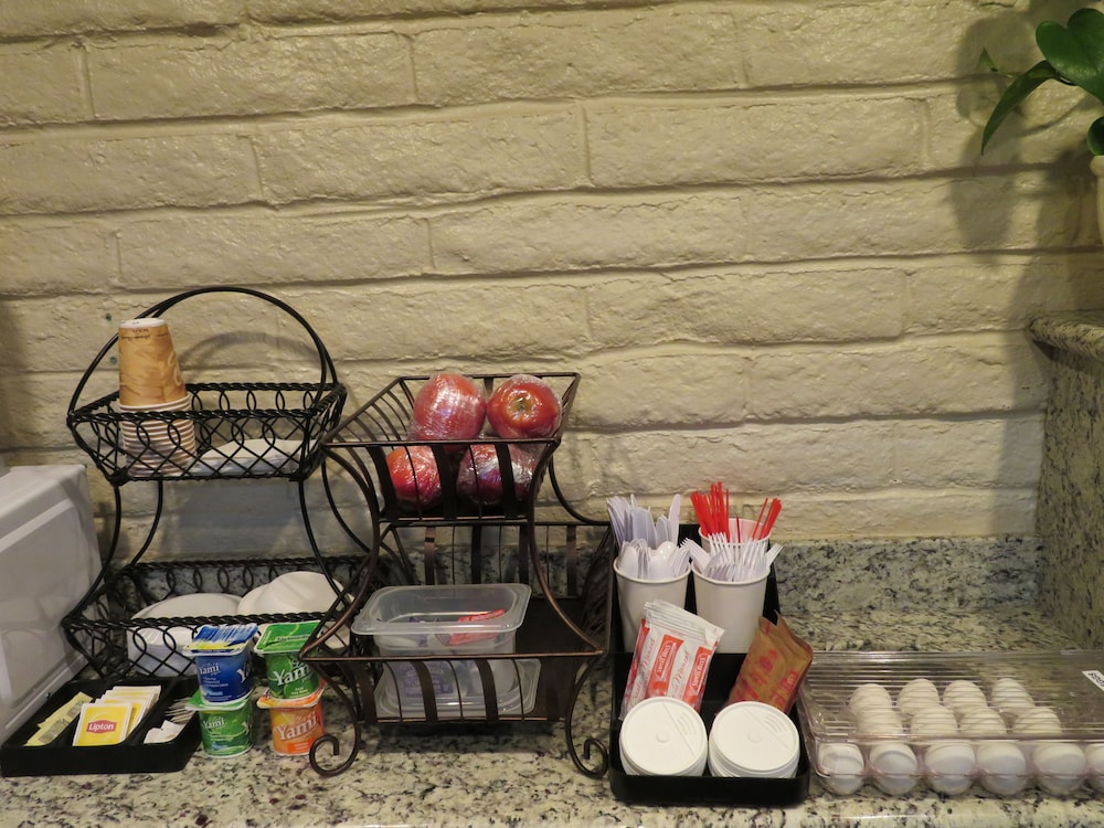 Royal Crest Motel - photo 26