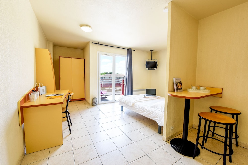 Résidence Columba — 4-Star Luxury Hotel in Agen, France