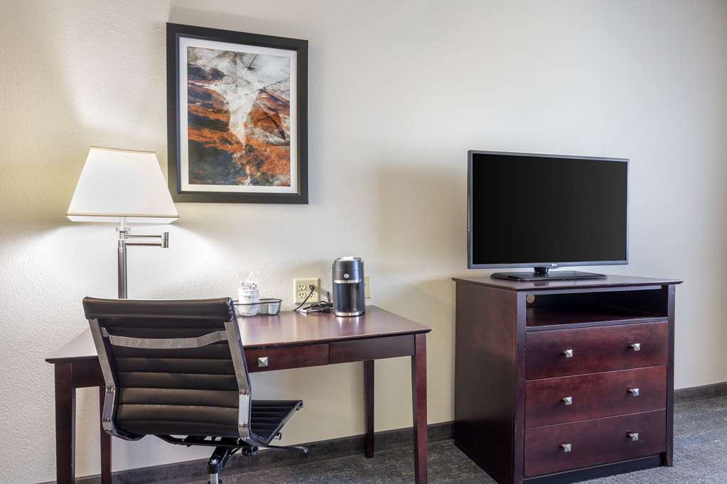 Best Western Plus Mansfield Inn & Suites - photo 41