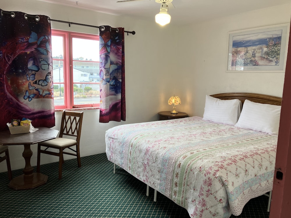 Florence Lighthouse Inn - photo 54