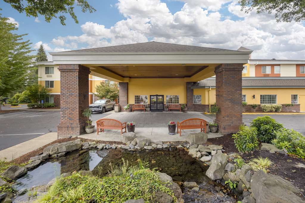Best Western Plus Northwind Inn & Suites - photo 41