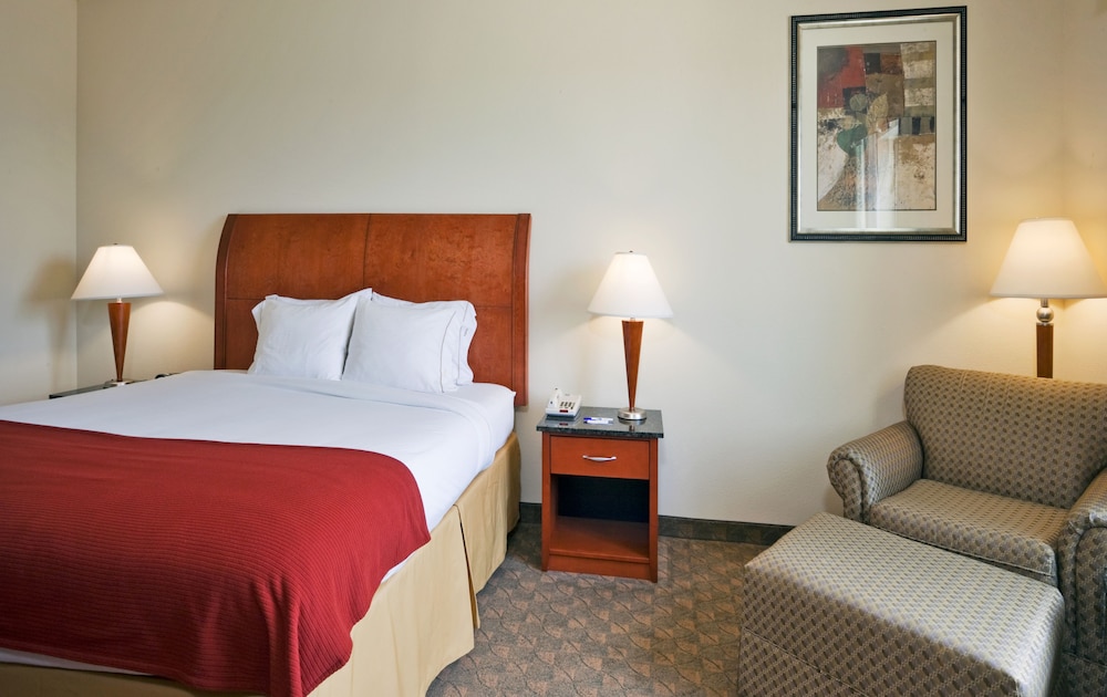 Holiday Inn Express Hotel & Suites Fairfield North by IHG - photo 6