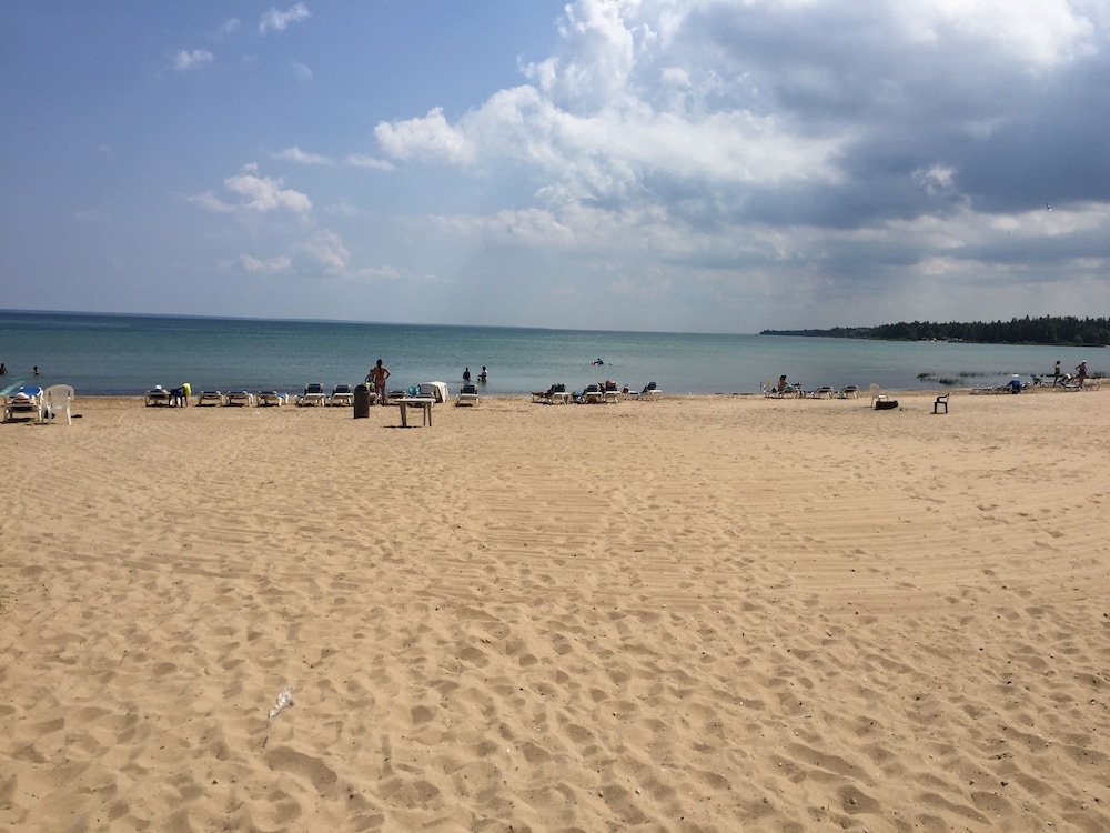 Fairview Beachfront Inn & Waterpark - photo 16