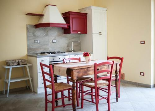 Agriturismo Dipinture — 4-Star Luxury Hotel in Asciano, Italy