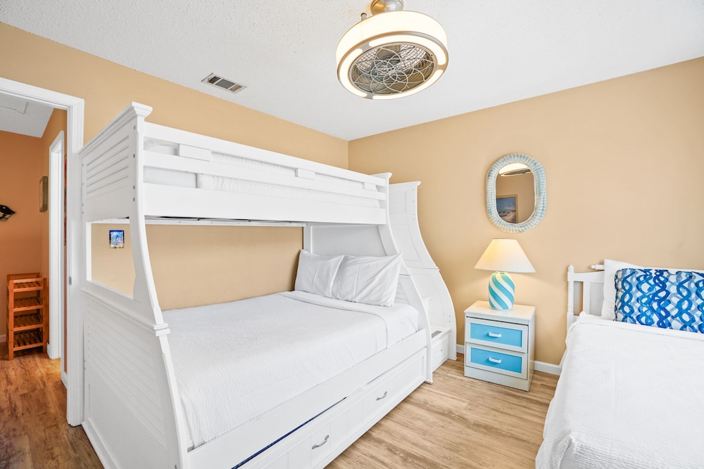 Portside Resort Pet Friendly Rentals by Panhandle Getaways - photo 3