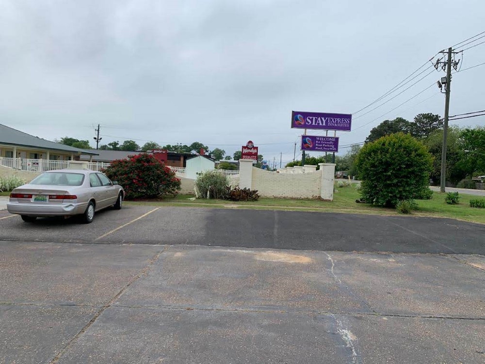 Stay Express Inn & Suites Demopolis - photo 27