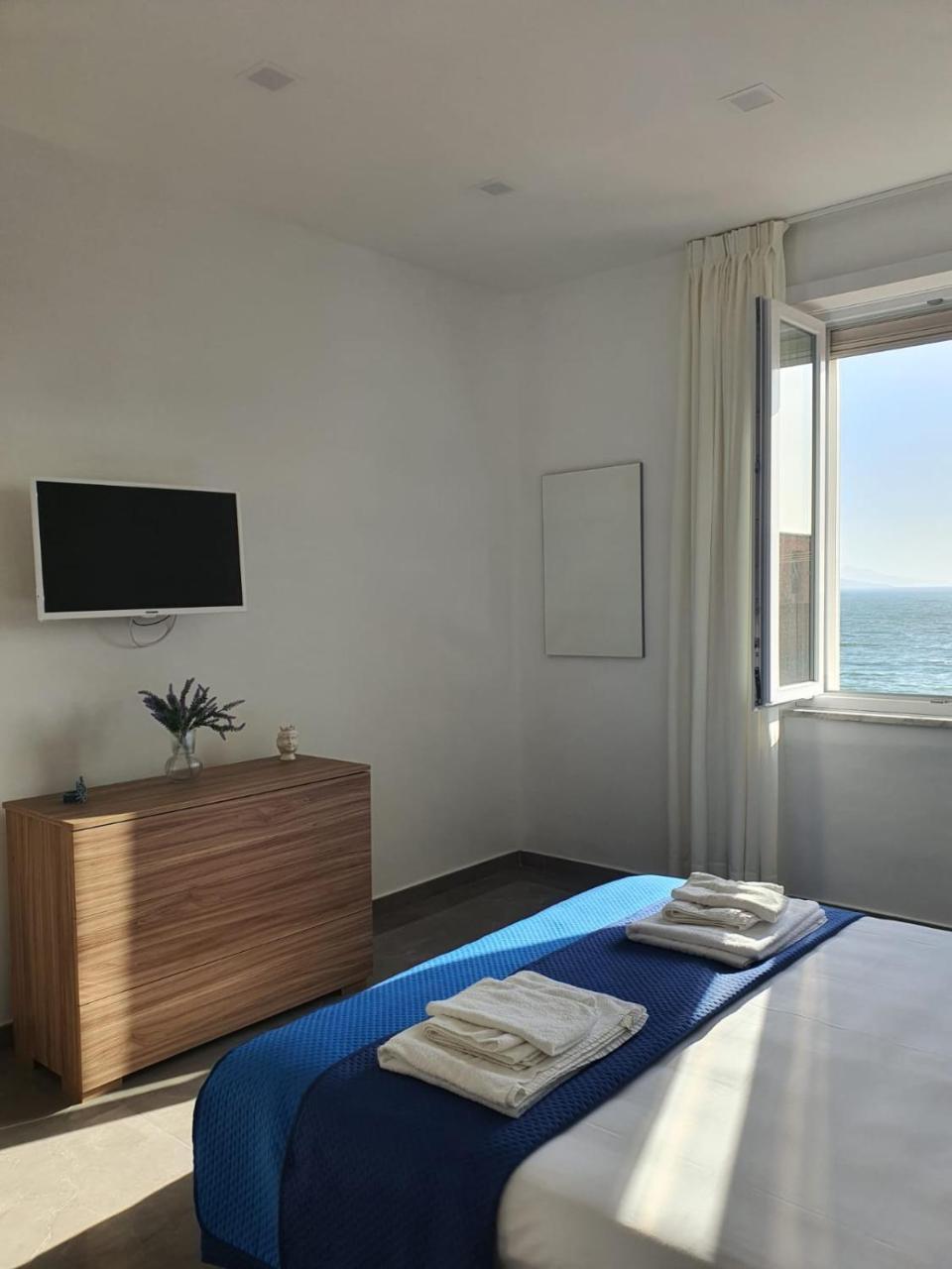 Deviveschi guest house — 4-Star Luxury Hotel in Castellammare Di Stabia, Italy