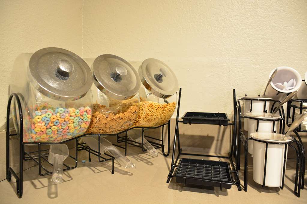 Comfort Inn & Suites Moreno Valley near March Air Reserve Base - photo 29