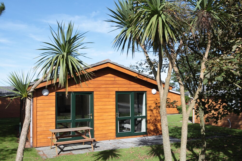 Atlantic Bays Holiday Park — 4-Star Luxury Hotel in Padstow, United Kingdom