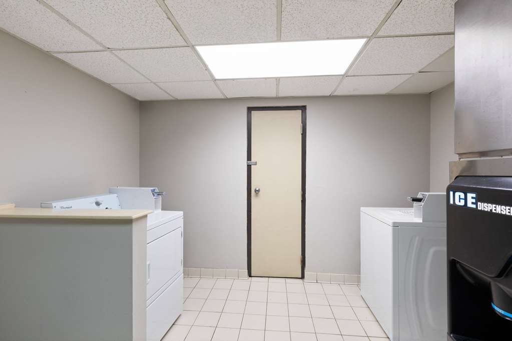 Days Inn by Wyndham Clarksville North - photo 29