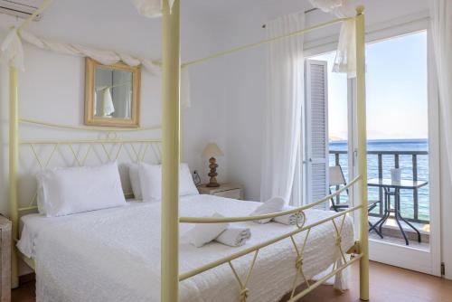 Uno Luxury Apartment with Sea view — 4-Star Luxury Hotel in Livadeia, Greece