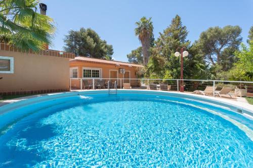 Ilusion - carbon neutral hotel in Olocau